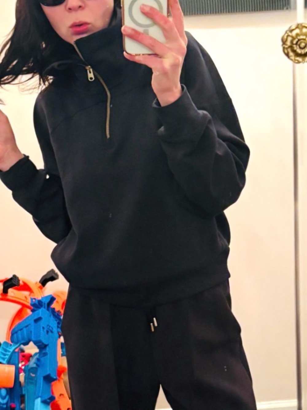 RHONE- DreamGlow® 1/2 Zip with pockets - Picture 2 of 4